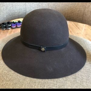 Tory Burch brim hat